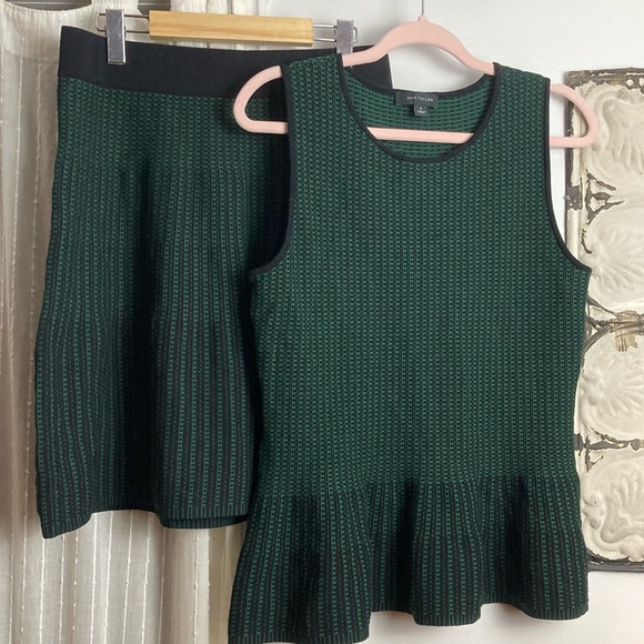 Ann Taylor SKIRT SET Sleeveless Peplum Sweater & Skirt in Black/Green. Size: M - Picture 1 of 3